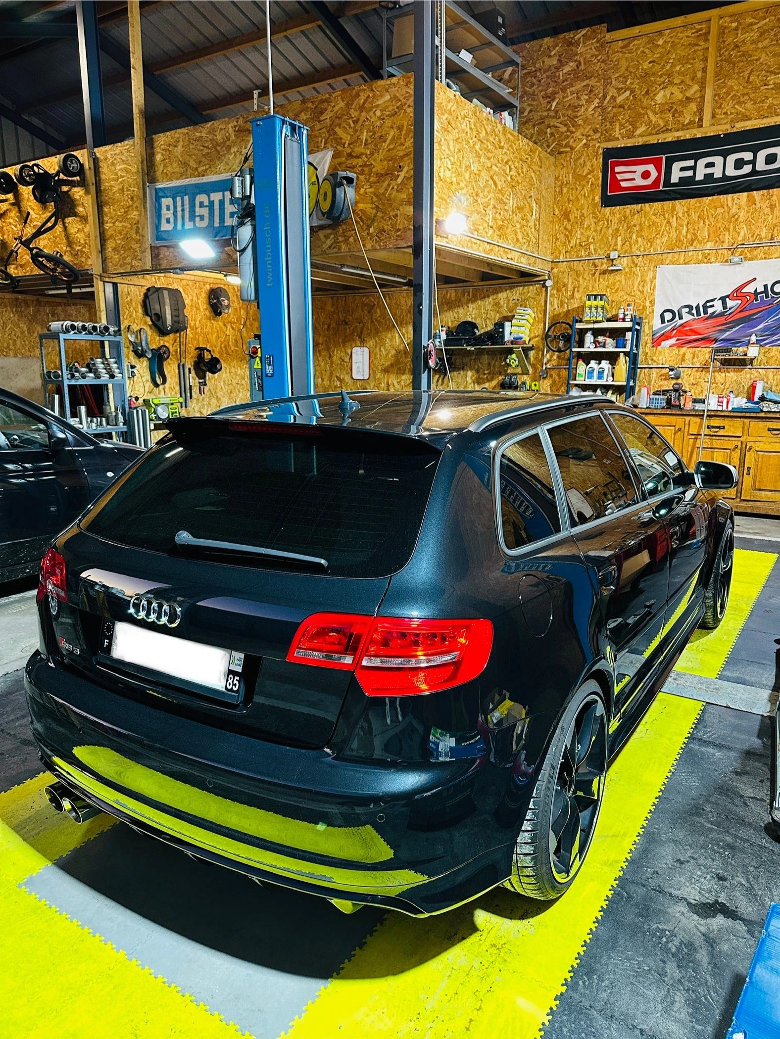 PASSION AUTO 85 - Vue extérieure garage atelier mécanique BMW